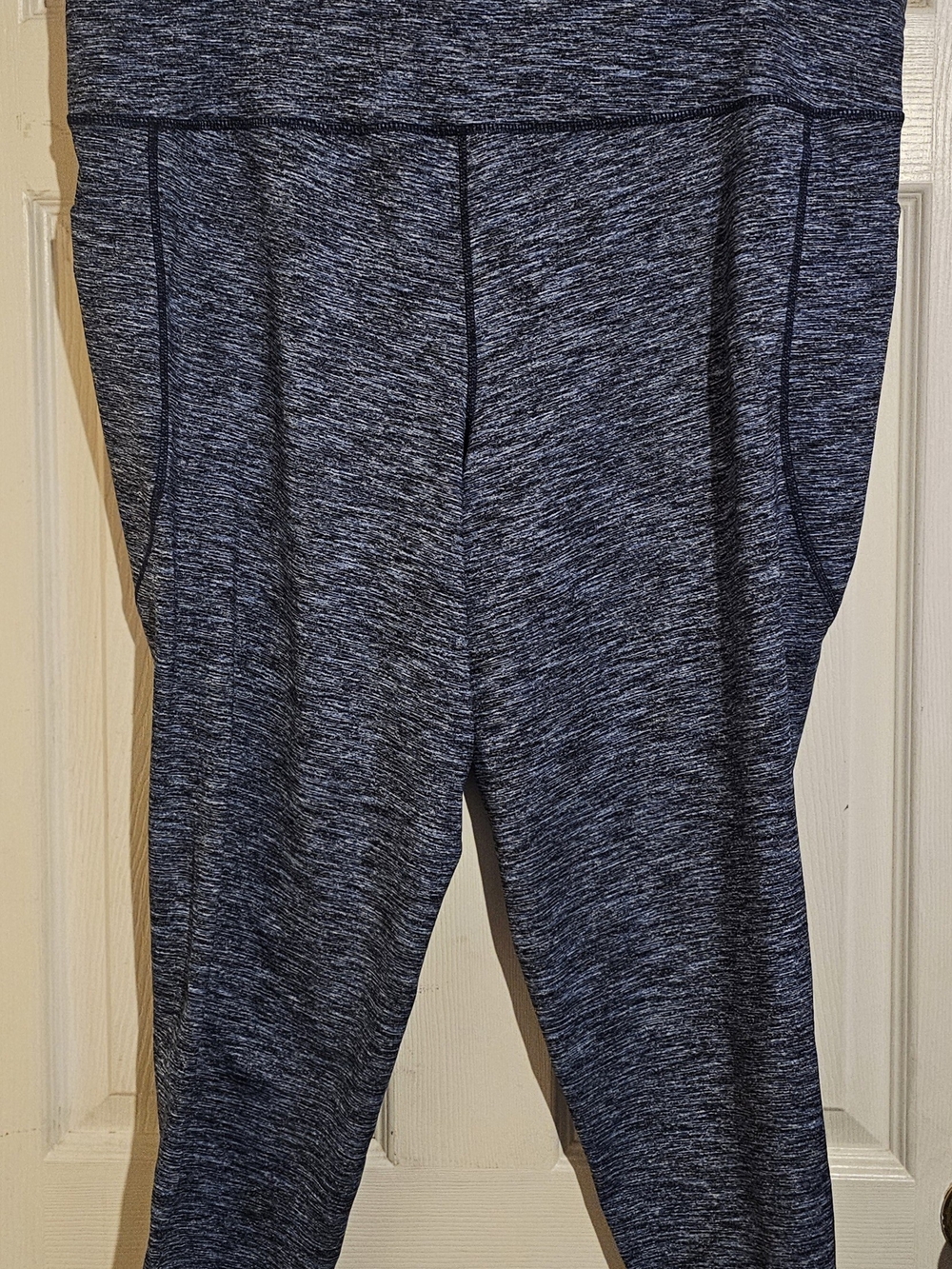 Ideology ID Women’s High Rise Cropped Leggings Heathered Blue Side Pockets